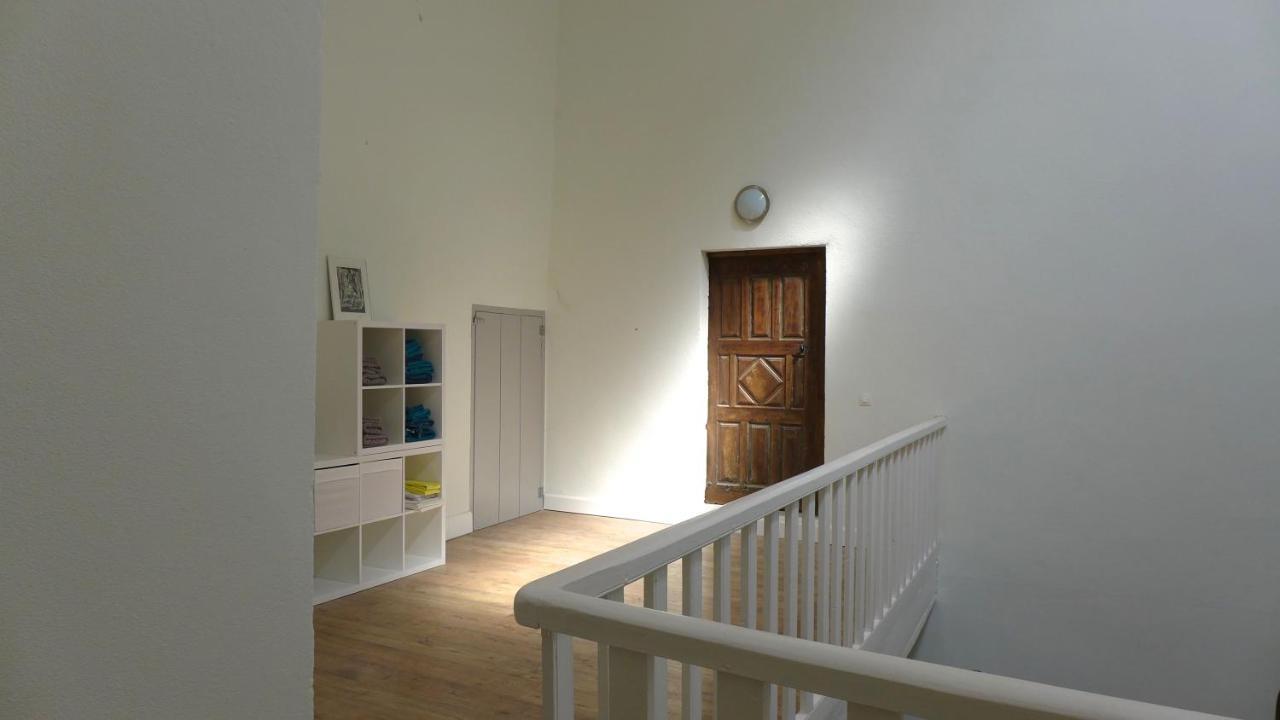 Le Ciel Par-Dessus Le Toit Bed & Breakfast Салава Екстериор снимка