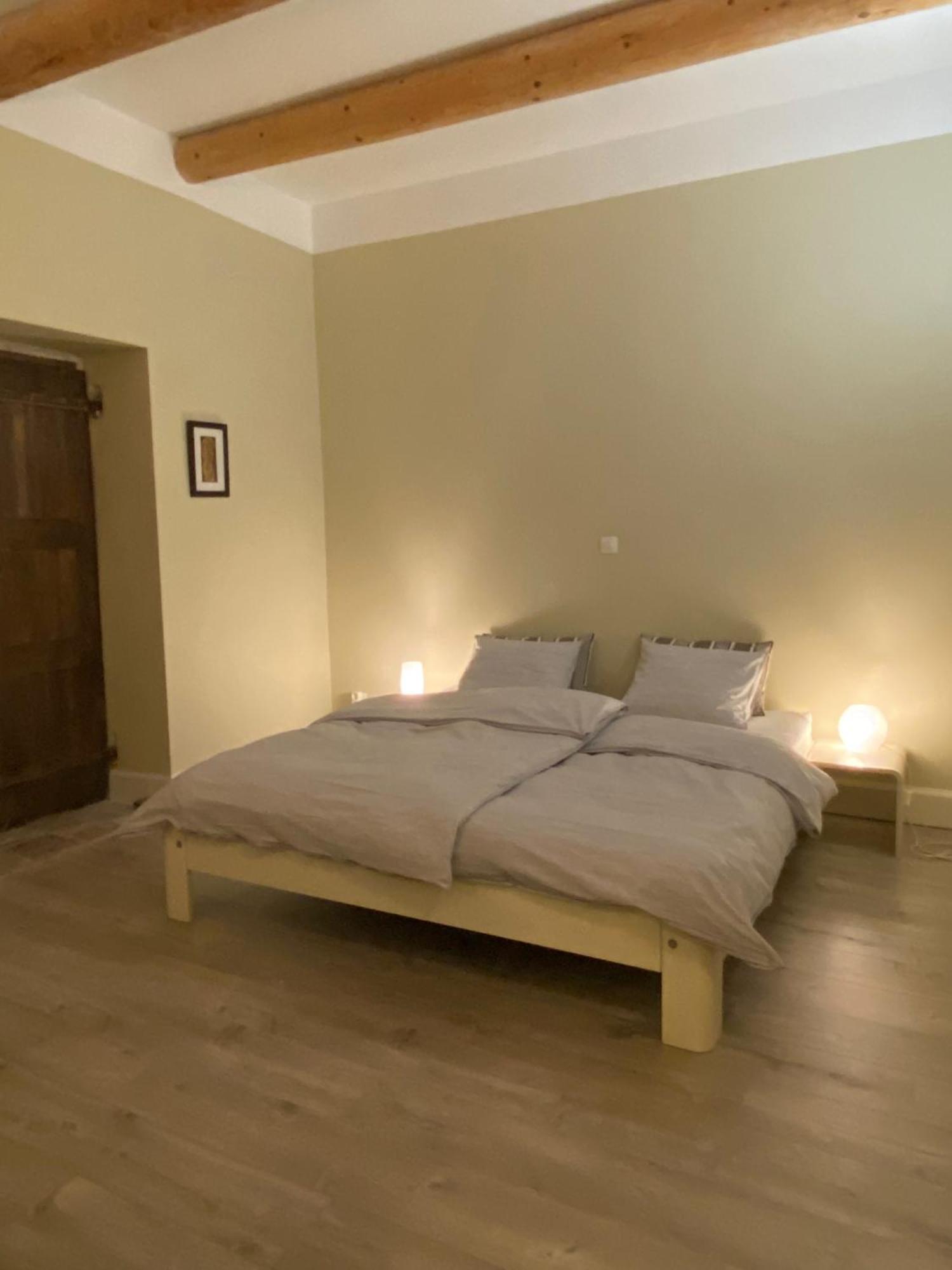 Le Ciel Par-Dessus Le Toit Bed & Breakfast Салава Екстериор снимка